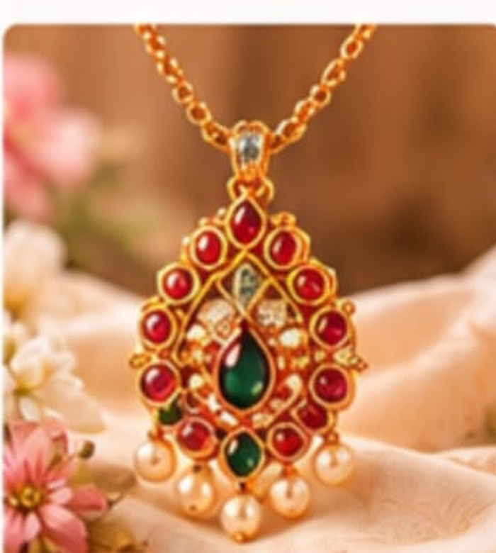 elegant gold necklance